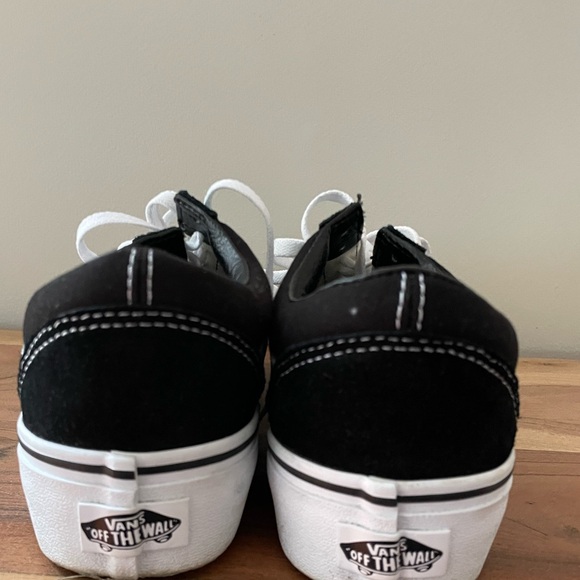 Vans men size 7.5  women 9.0  condition is very good ( wore only twice) - Picture 8 of 9